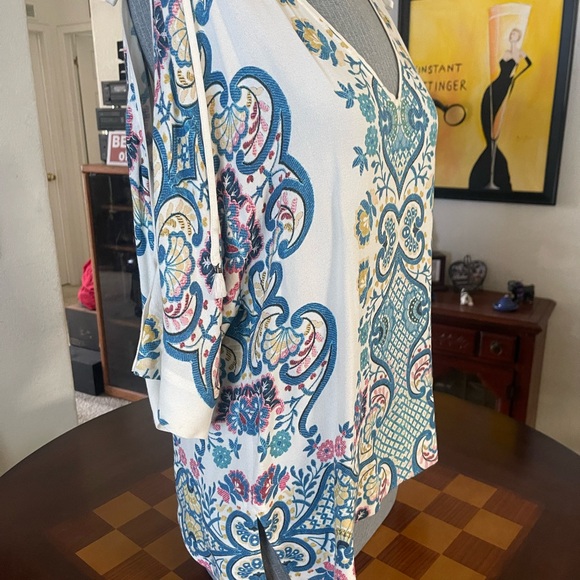 Ella Moss by Anthropologie Floral Print V-Neck open upper sleeve Top size M - Picture 6 of 9